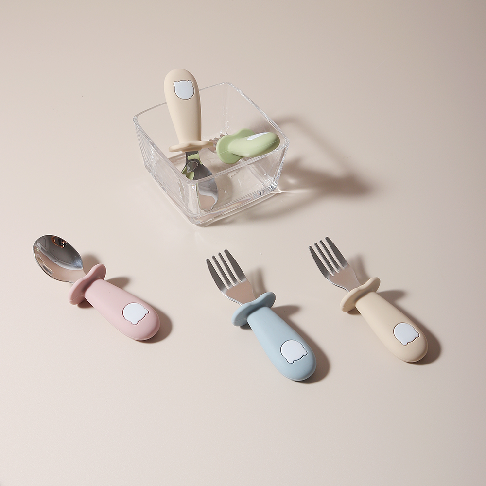 Baby Panda Shape Silicone Spoo - Baby Food Feeder 评论和价格